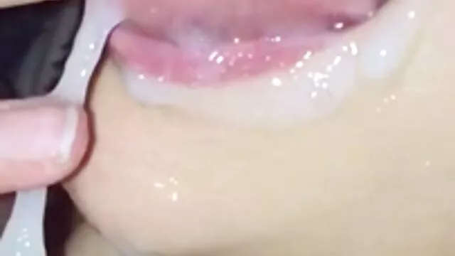 ذخیره شده بازی سکسی دیتا دار توسط یک میلف