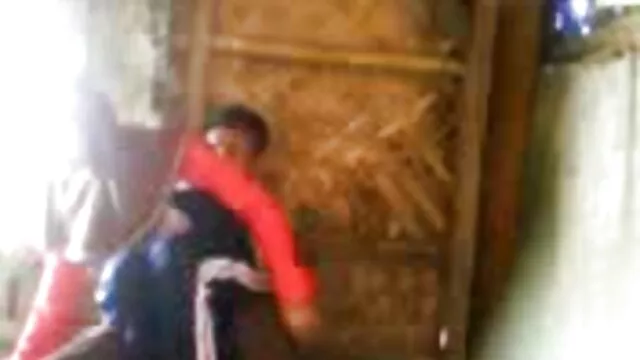 جوجه مو قرمز الین هولم عاشق رابطه گیم سیکسی جنسی شدید است، بنابراین بسیار عجیب است