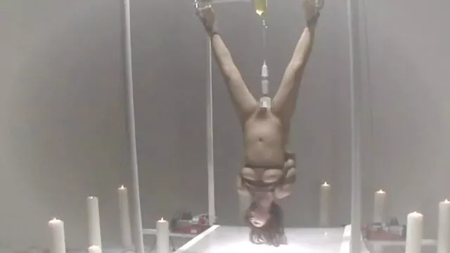 عیار سبزه بامبی به دنبال یک کام شات بزرگ صورت است سکس همجنس بازی زنان