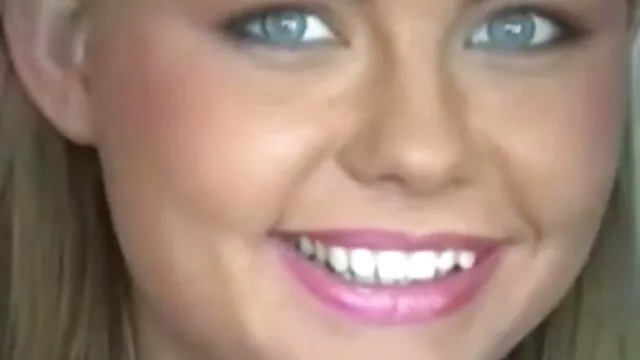 کیرا نوآر ورزشی بازیسکس سکسی آبنوس سوار یک خروس سفید بزرگ در باشگاه