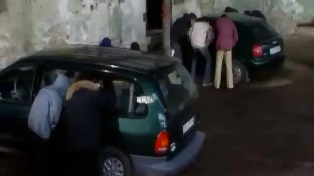ریچل آجانی، جوجه دختر داستان سکسی گی بازی کوچک بسیار جذاب، دیک بزرگ را روی زانو می مکد