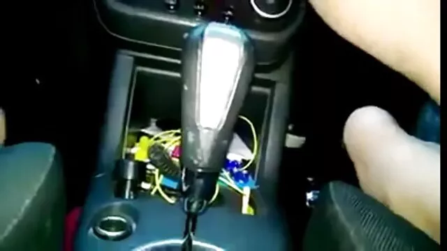 کوری چیس و کنا جیمز در رختخواب می بوسند و فاک می سکس در حال بازی کنند