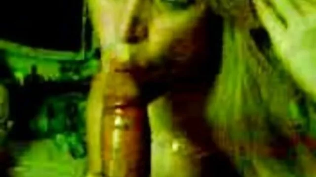 سکس مقعدی خیره کننده با آبنوس پا بلند خیره کننده سوپر همجنس بازی Kira Noir