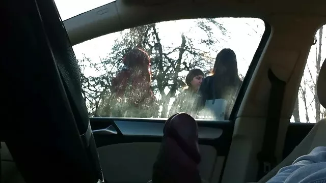 رومی ایندی سکس گی بازی و کلیا گوتیه با یک دوست مشترک رابطه جنسی دارند