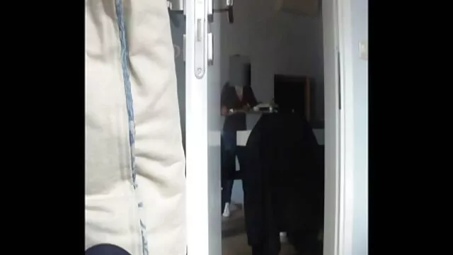 فرشته با لباس زیر زنانه شفاف کندیس لوکا با بازی صکصی آلت تناسلی بزرگ دراز شده است