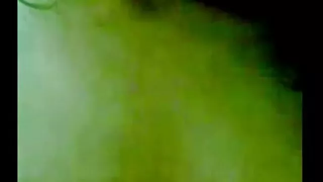 MILF خداگونه با هندوانه بزرگ هالی هاتویف که در اتاق خواب بازی سکسی کلش سوراخ شده است